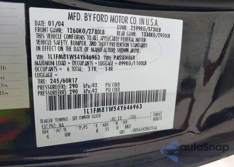 2004 Lincoln Town Car Executive z USA, uszkodzony, nr VIN 1L1FM81W54Y646963